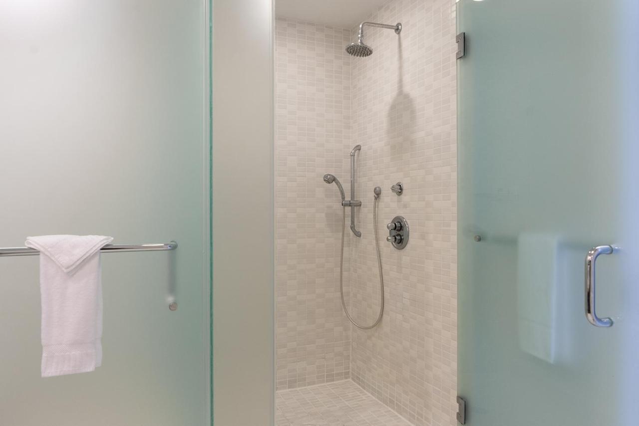 Апарт готель Modern Private Studio - King Bed, Jacuzzi, Balcony And Pool Маямі Екстер'єр фото