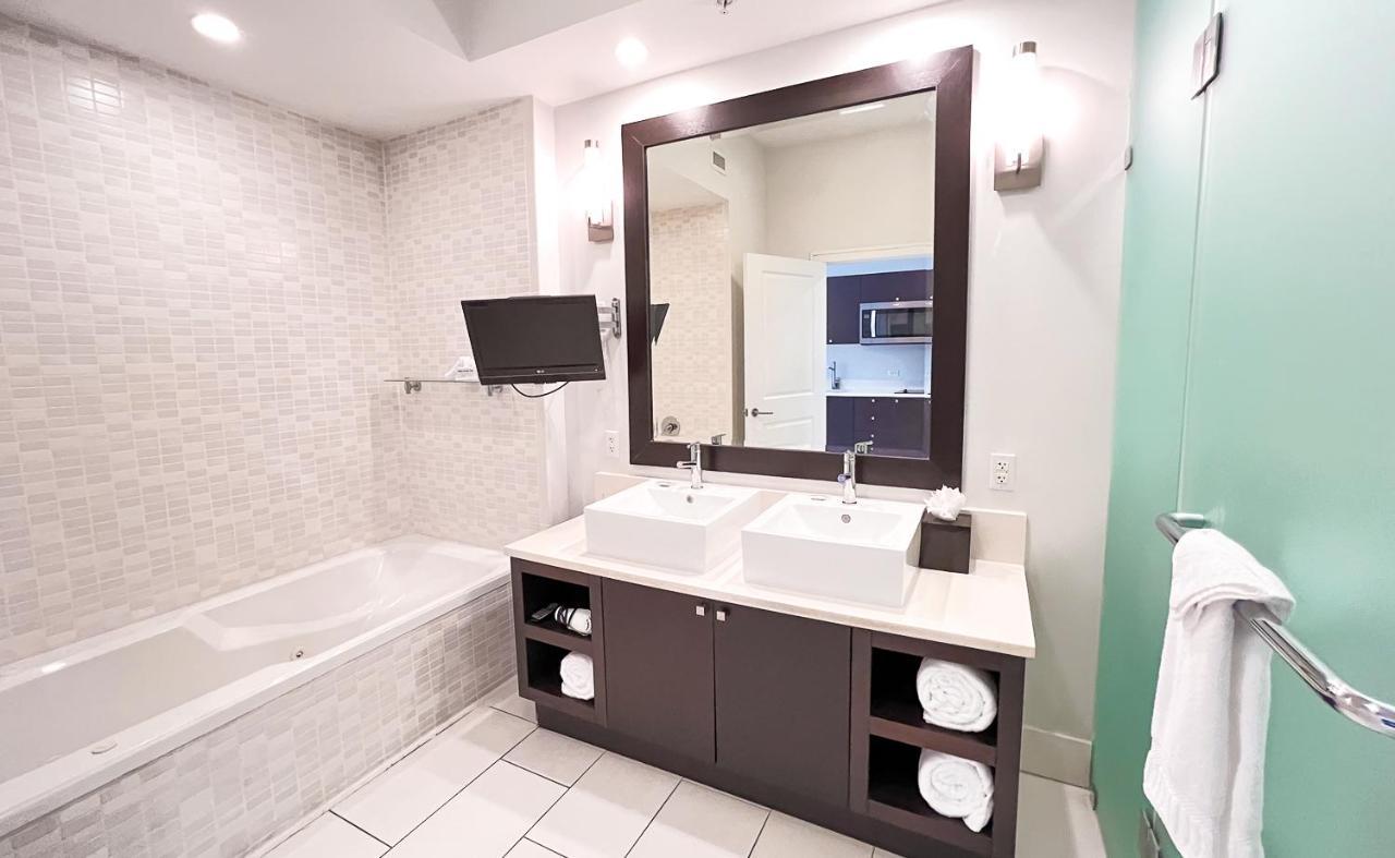 Апарт готель Modern Private Studio - King Bed, Jacuzzi, Balcony And Pool Маямі Екстер'єр фото